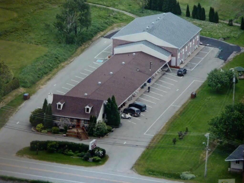 Manoir Becancourt Hotel Buitenkant foto